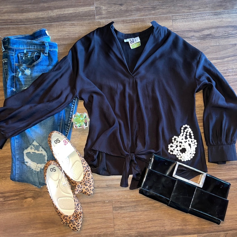 Women’s Tie Front Blouse